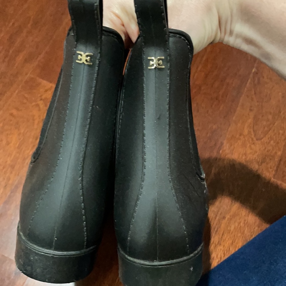 Black rain Boots